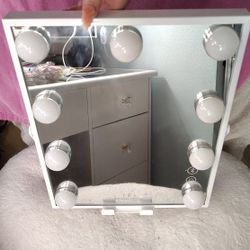 Makeup Mirror (Bluetooth)