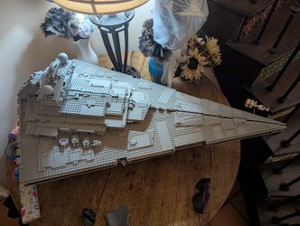  Genuine Lego Star Wars Imperial Star
Destroyer 75252