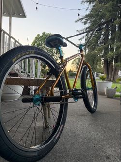 SE OM Flyer 26” Gloss Gold/Blue. Maxxis Hookworms