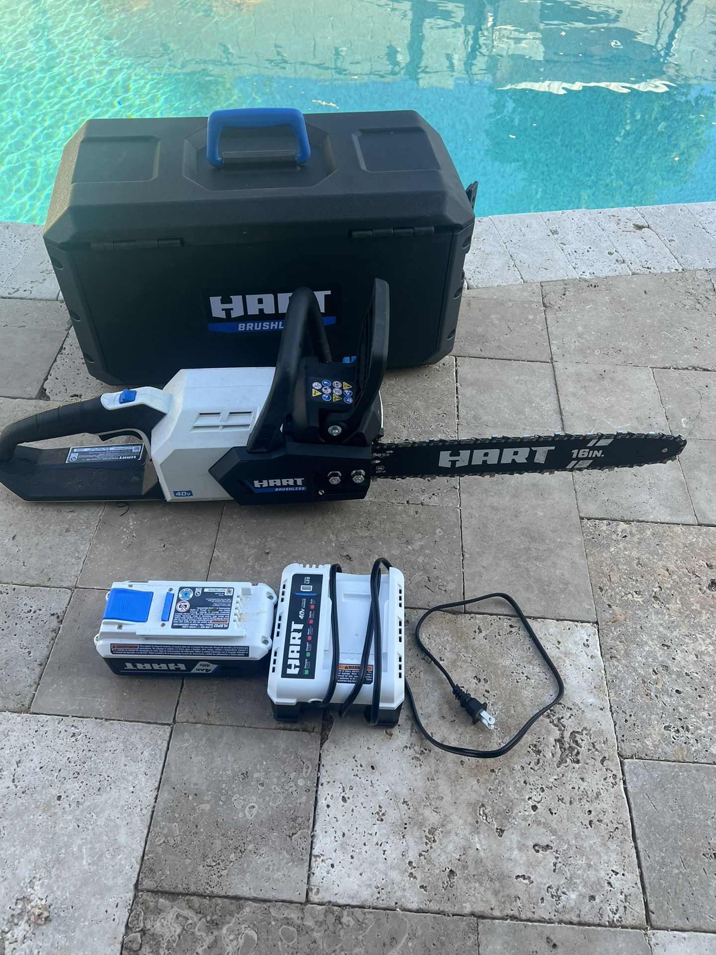 HART 40V 16 inch Supercharge Battery-Powered Brushless Chainsaw Kit, (1) 4.0 Ah Lithium-lon Battery $120 USED 1 time price is firm