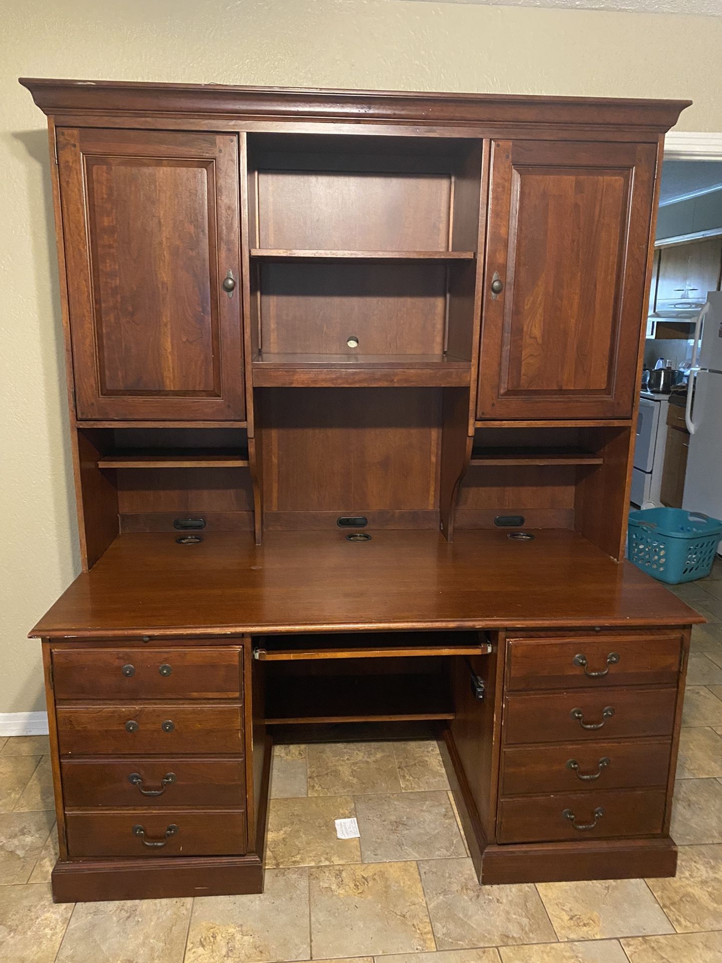 Lexington Furniture Executive Desk 