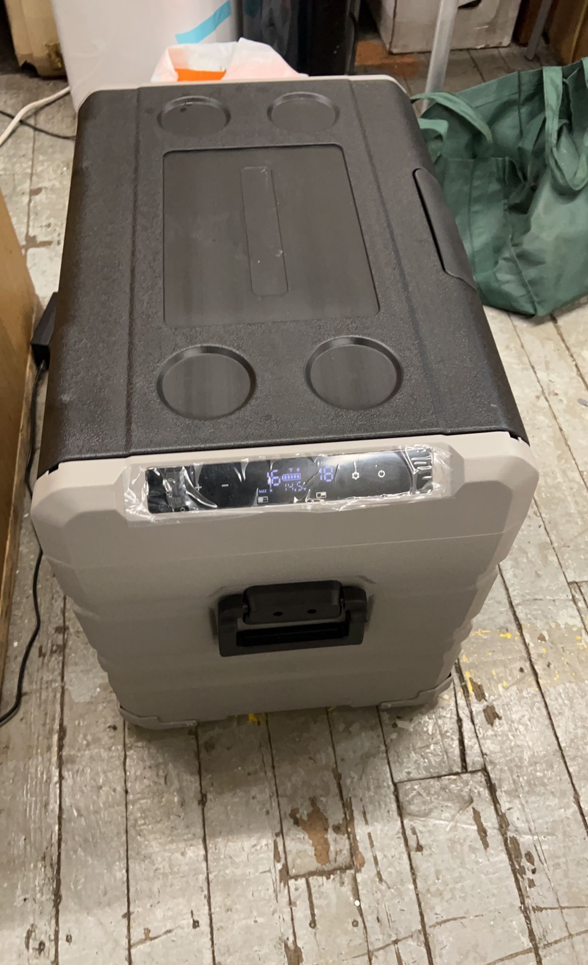 Attention Campers!! This Is Mini Freezer And Fridge On A 12volts And 11