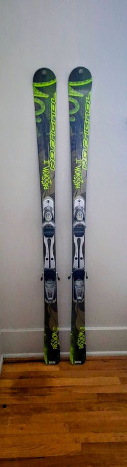 ROSSI Passion II 162cm Skis + ROSSI Adjustable Bindings