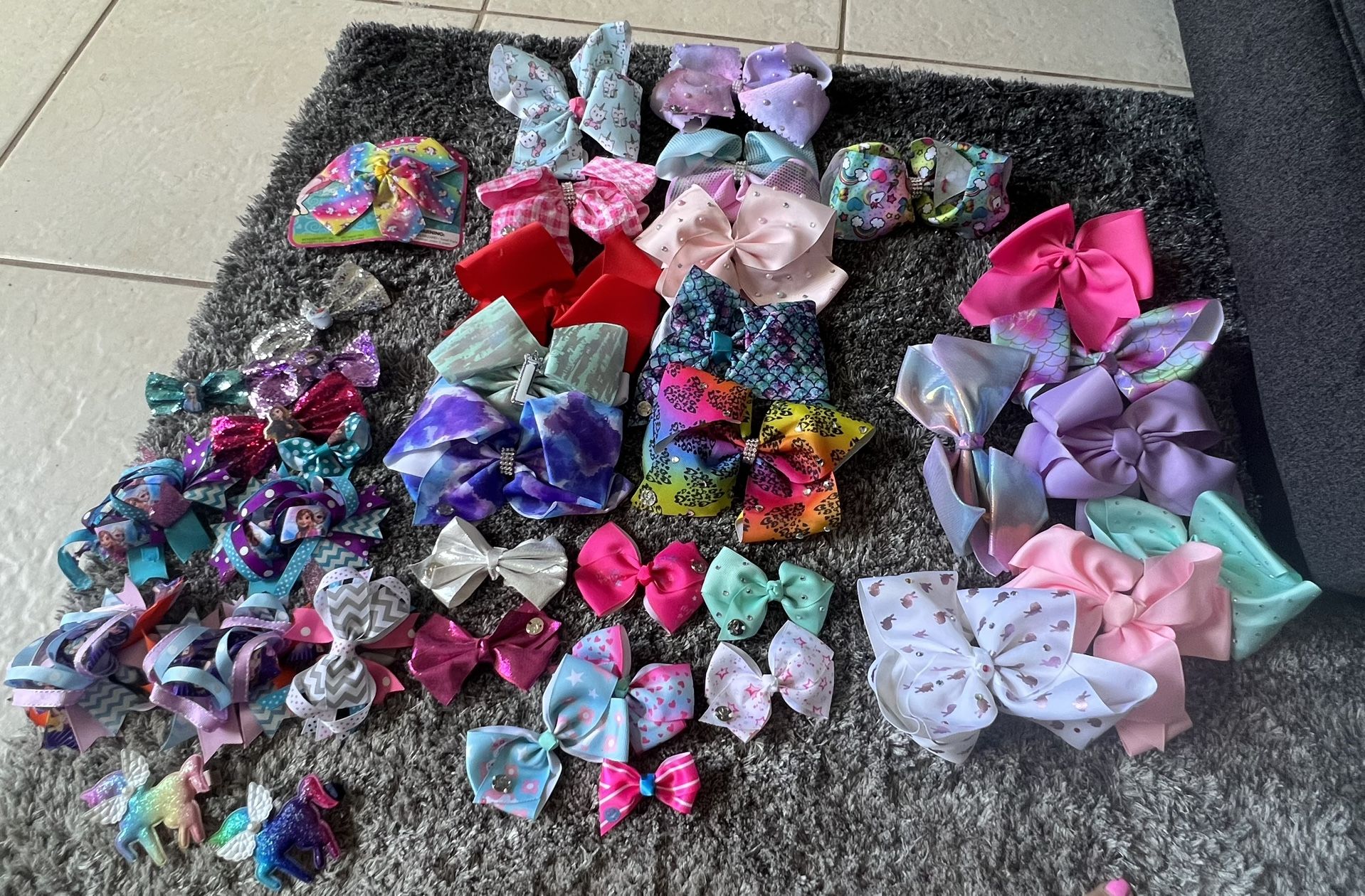 Girls jojo bows And More Like New & Nwot