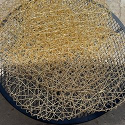 Gold Decorative place mats (6) 