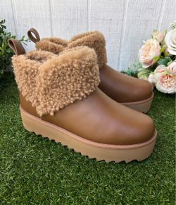 UGG Ultra Mini Alina Bootie Color Cognac women size 7 new/no box