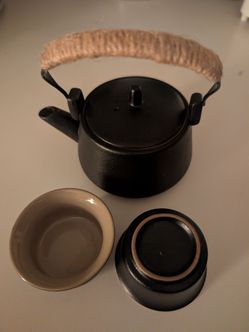 Cast Metal Small Teapot with Cups Set - woven handle