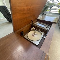Vintage Record/Stereo Entertainment Table