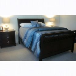 Queen Bed with Dresser, Nightstands & Mirror 7pc Bedroom Furniture Set