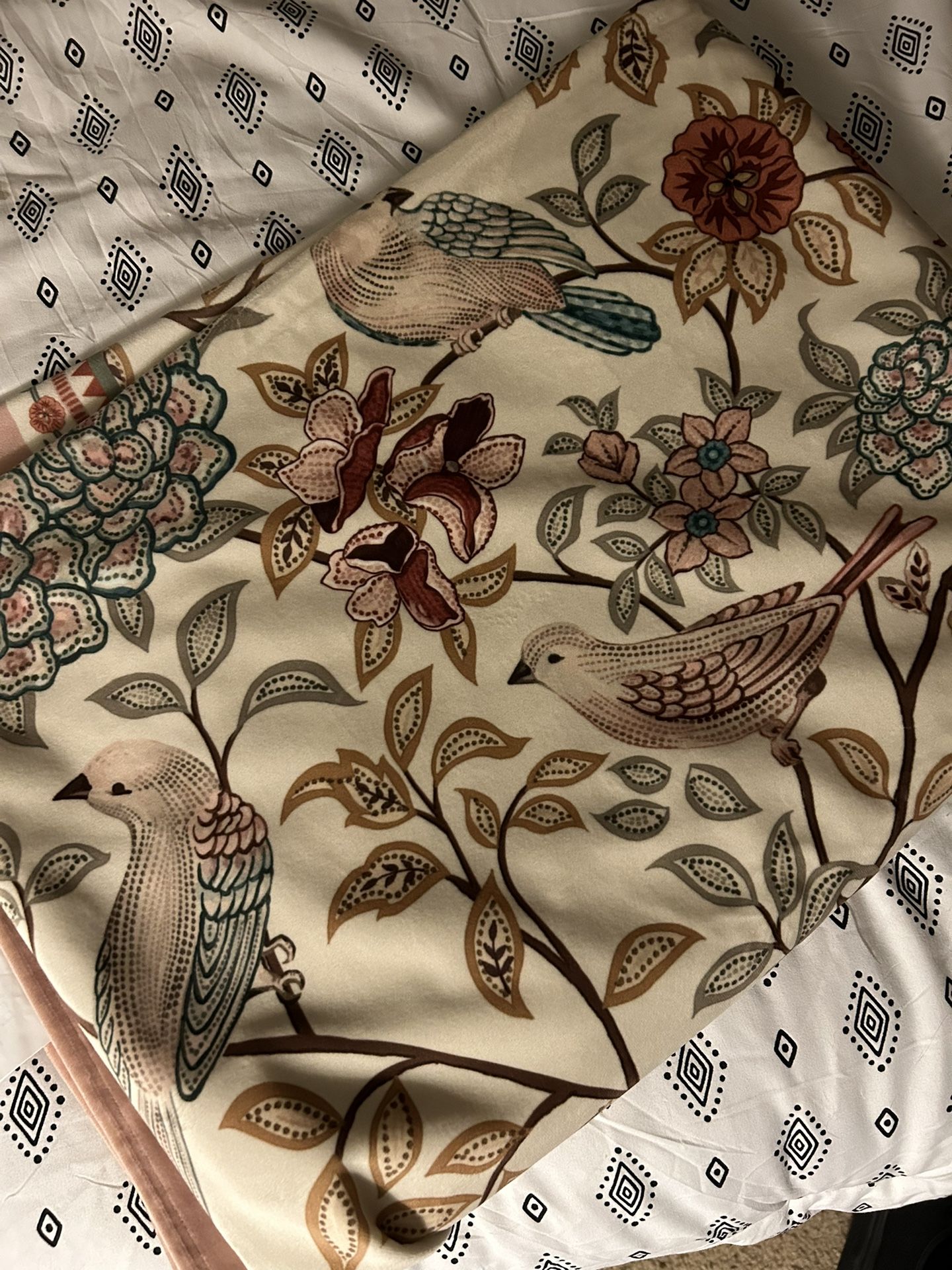 Patdrea Linen Floral Table Cloth
