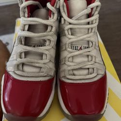 Boys Jordan Retro 11