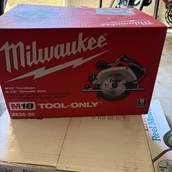 Milwaukee M18 2630-20 6-1/2” Circular Saw - Open Box