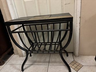 Mesa De Metal Con Base De Piedra