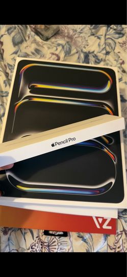 iPad Pro 13 inch M5 WiFi 512 GB with apple pro pencil, screen protector and keyboard/case