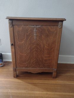 Wood Decorative Stand-alone Cabinet