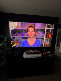 85 inch Sony Bravia 4K TV $500 with wall mount