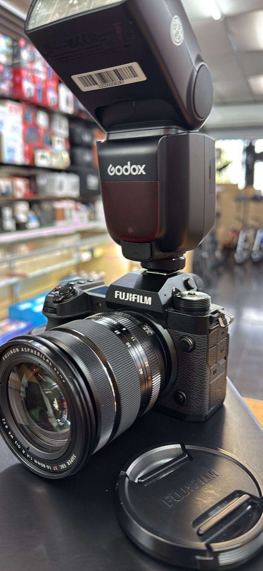 Used Like New FUJIFILM X-H2 Mirrorless Camera with 16-80mm Lens and Good Flash