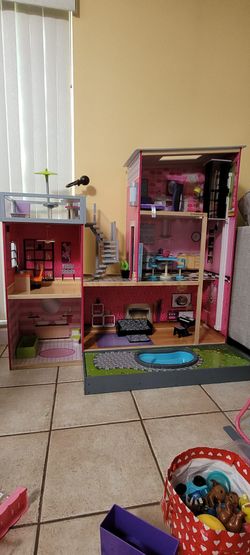 KidKraft Uptown Wooden Dollhouse