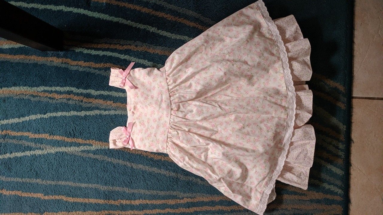 Girl's flower dress 18 m