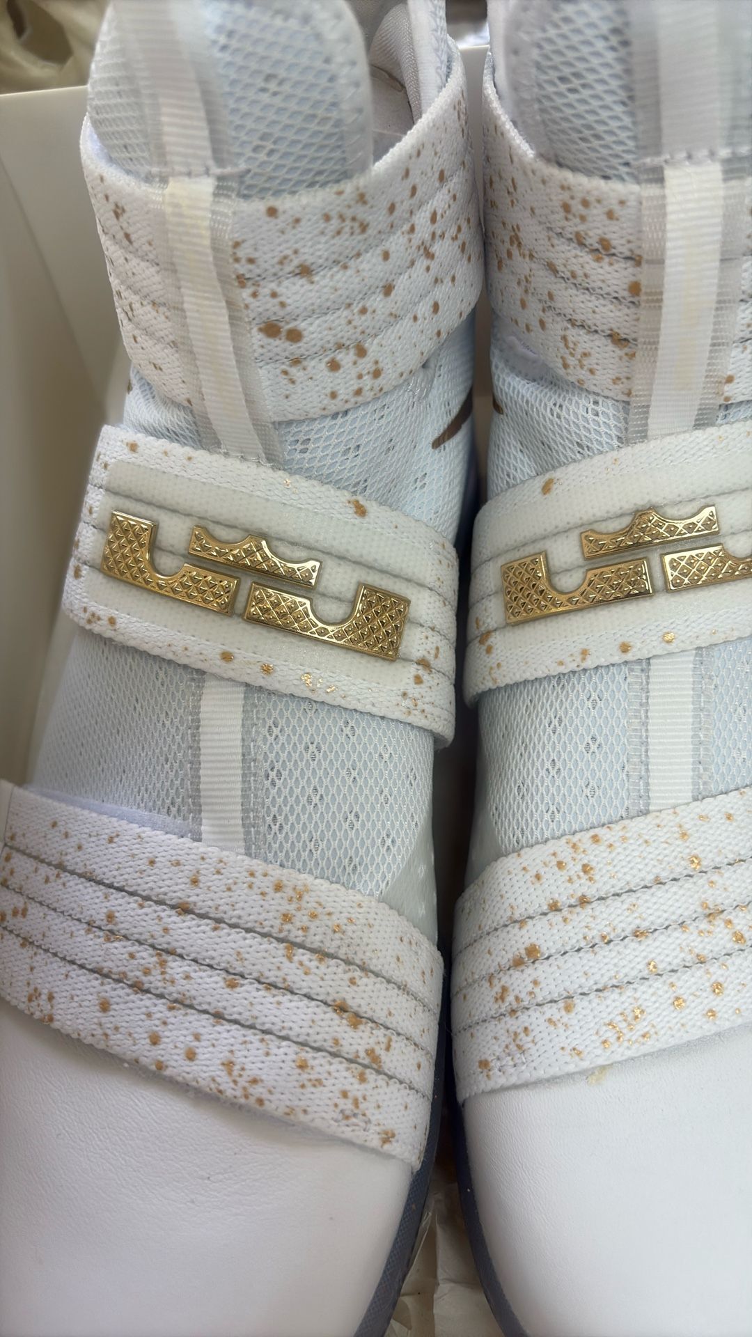 White Nike Basketball Tennis Shoes