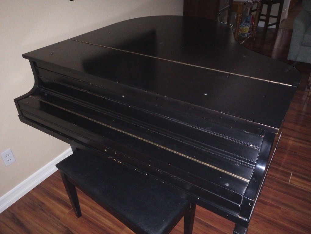 Free Baby Grand Piano
