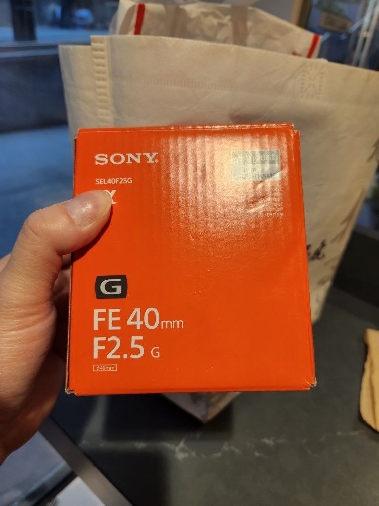 Sony FE 40mm F2.5 G Lens