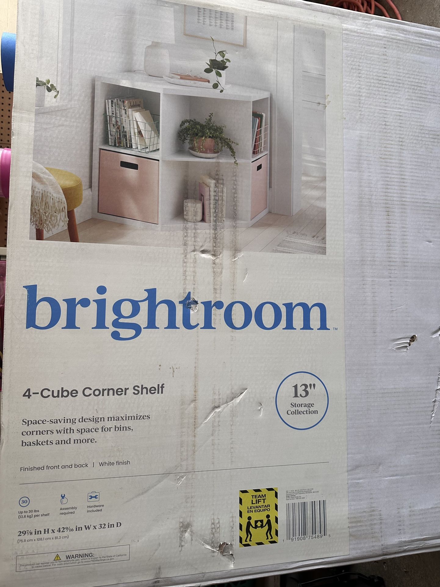 Corner shelf