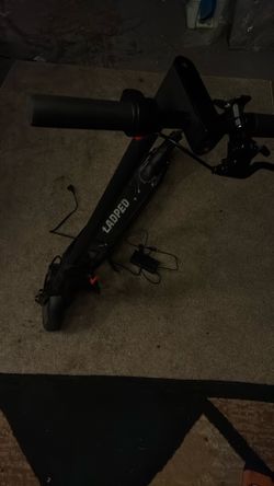 Electrical scooter comes with charger