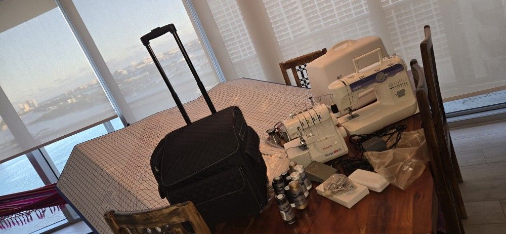 Simplicity Serger Pro Brother XL 5500 Sewing Machine Plus Extras Rolling Case