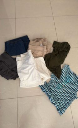 Women’s clothes. Free pick up, $0