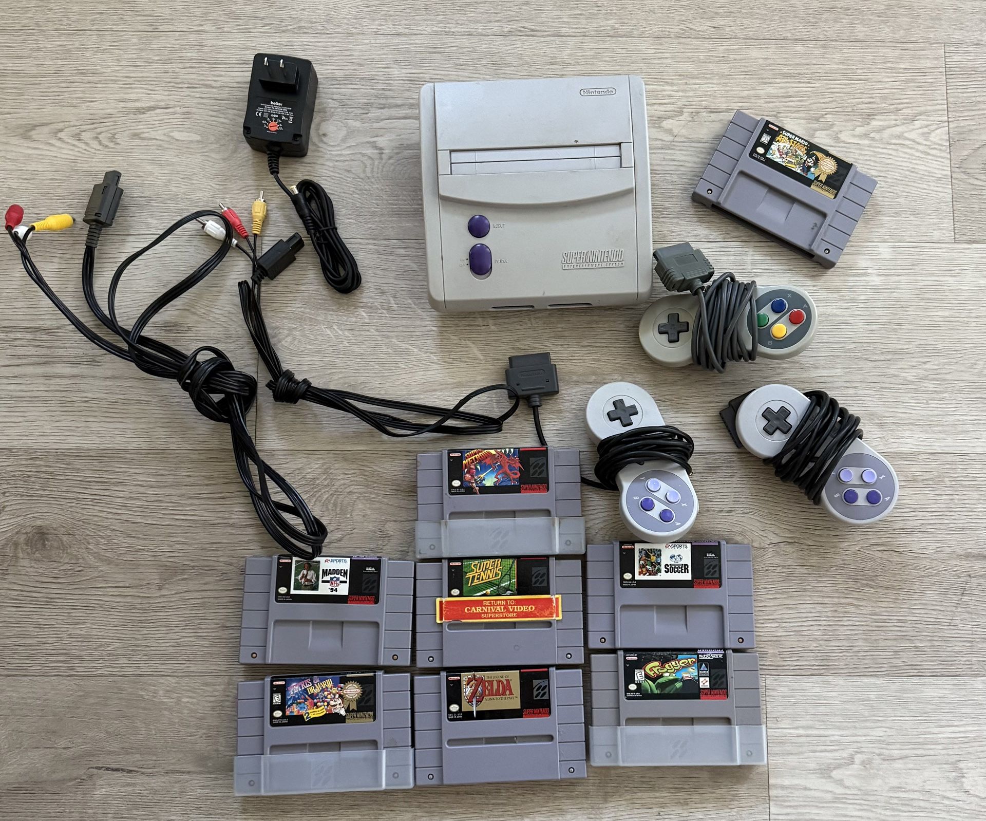 Super Nintendo Game System Excellent Condition 