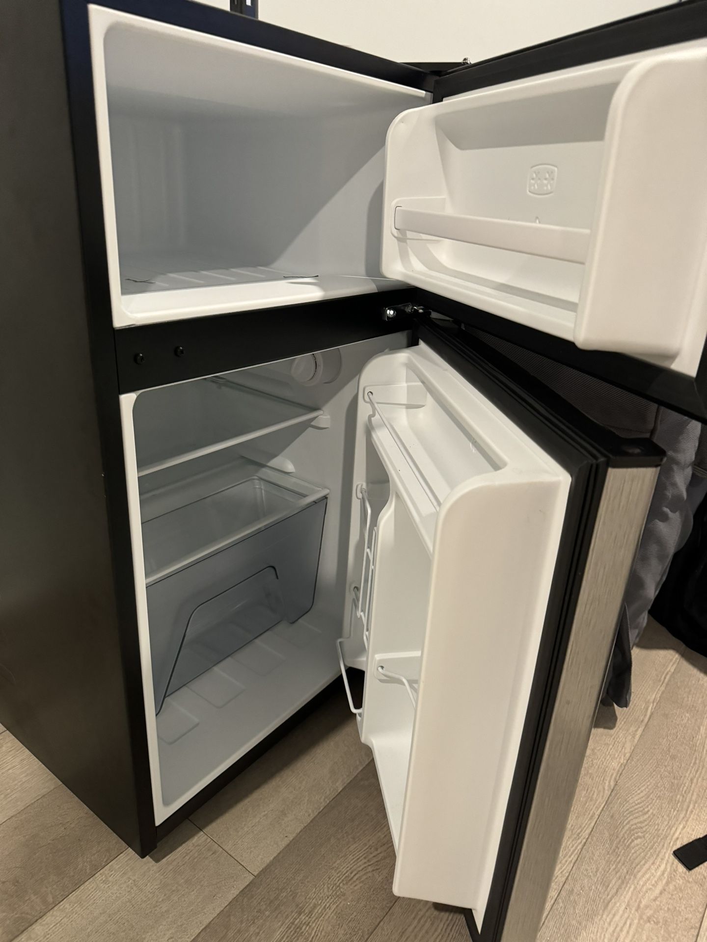 Whirlpool Refrigerator with Freezer
