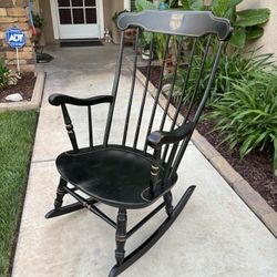 VINTAGE “BENT & BROS” BLACK WINDSOR COLONIAL ROCKING CHAIR (25”W X 19”D X 38”H)