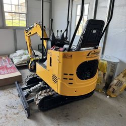 Mini Excavator With Attachments New