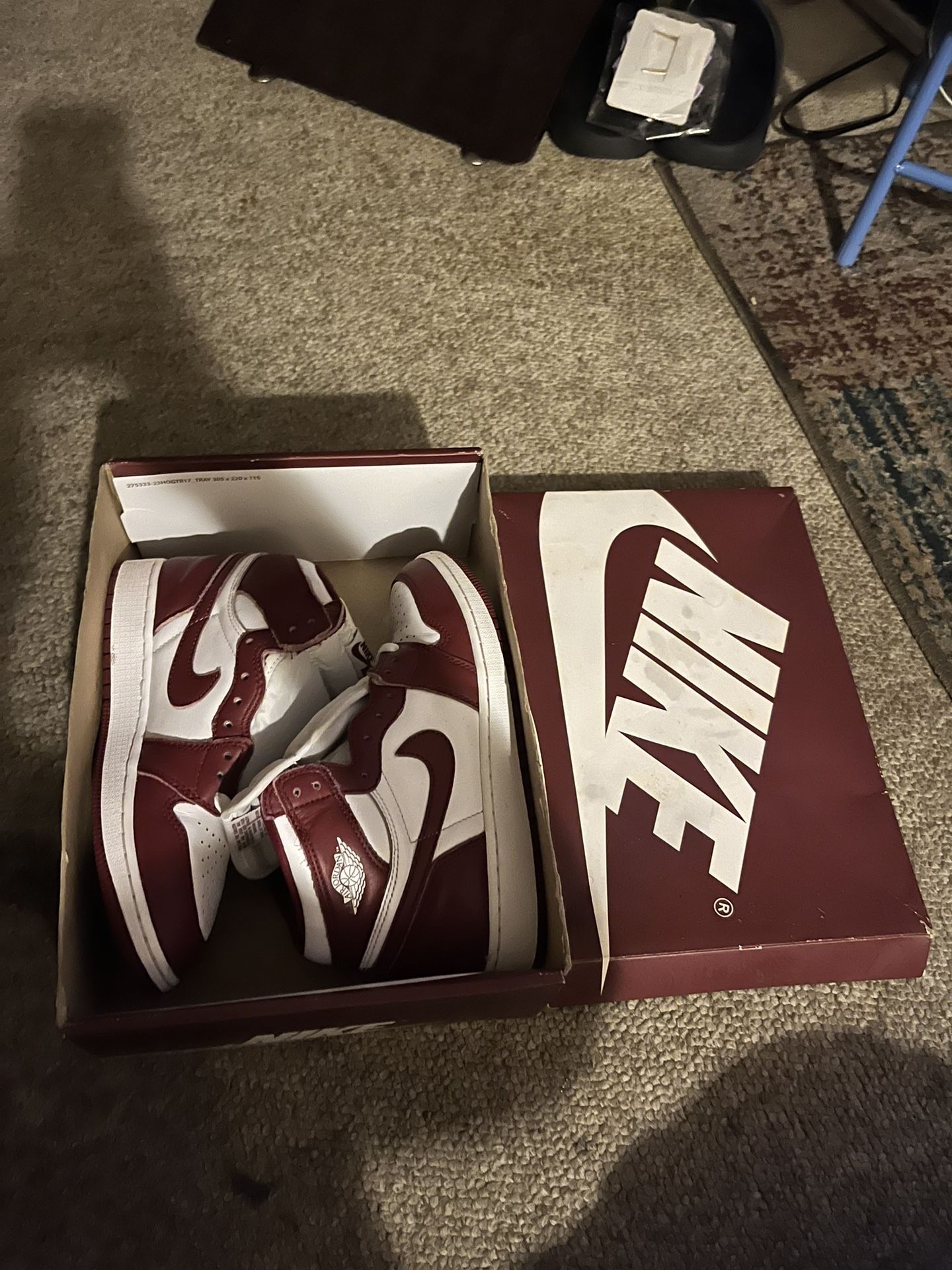 Air Jordan 1 Retro High OG ‘Artisnal Red
