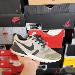 Nike Roshe Run Tech Fleece Grey size 8 USED 