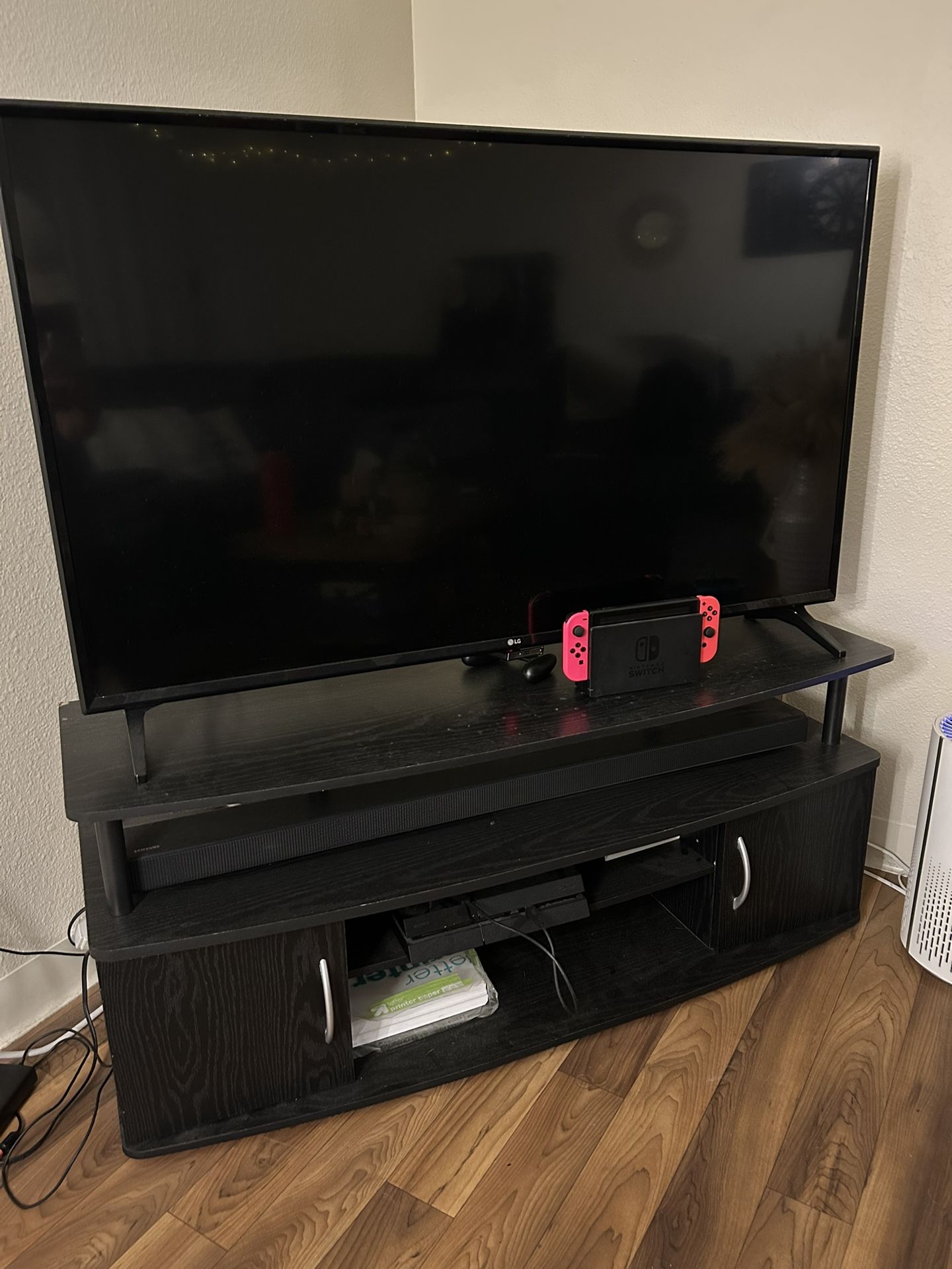 Flat Screen LG TV