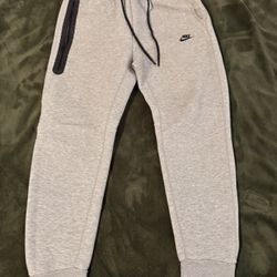Nike tech sweatpants