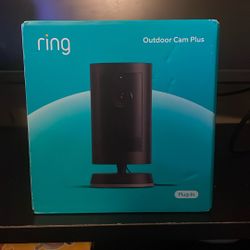Ring Outdoor Cam Plus Plug In 