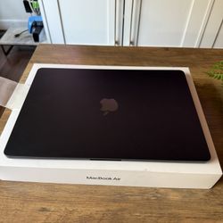MacBook 1 M3 2025 16gb RAM 512 SSD