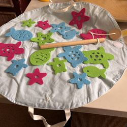 KiwiCo Koala Crate Ocean Games felt sorting and matching activity set felt & velcro easy to close and carry