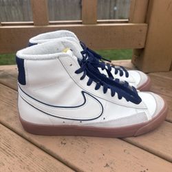 Nike Blazer Mid ’77 Vintage White/Navy/Gum – Size 8.5 Men’s (10 Women’s) – Like New – $80