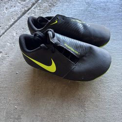 Nike soccer cleats size 10C