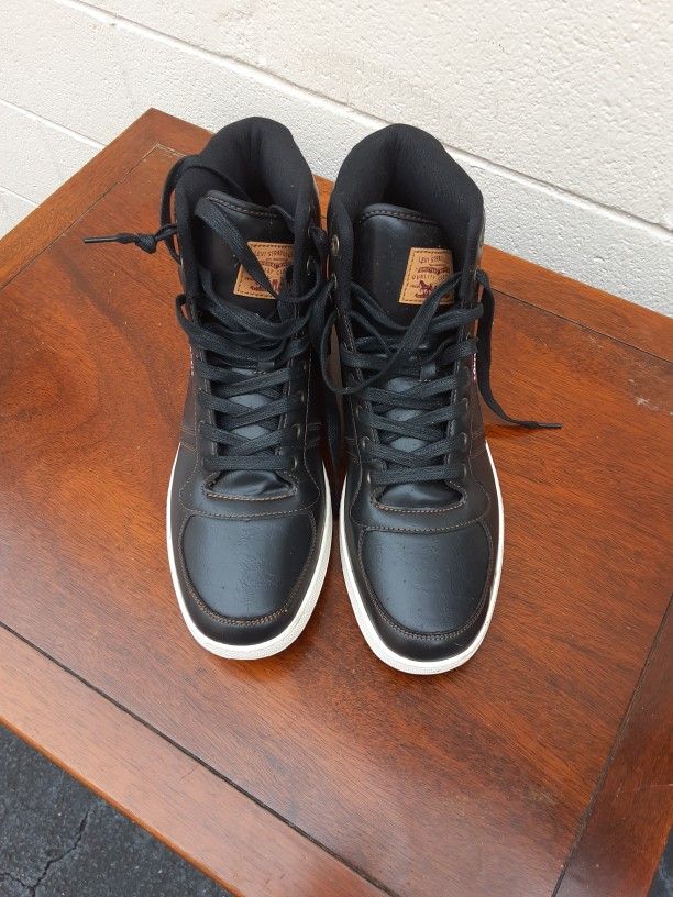 Levi Size 12 Boots New