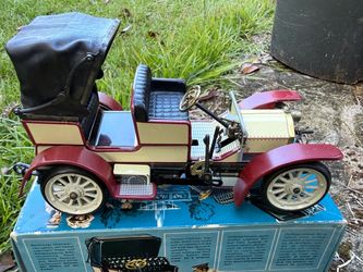 Vintage Oldtimer Die-Cast Model Car Toy