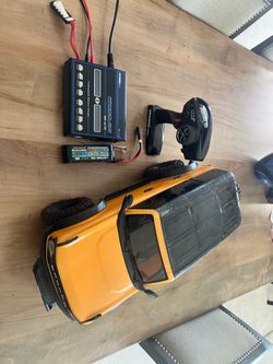 Traxxas TRX-4 with lipo and charger