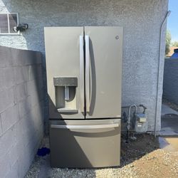 GE Refrigerator 