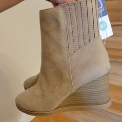 Brand New Womens Boot Size 9.5