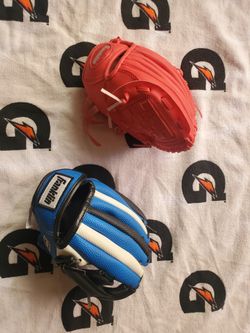FRANKLIN TODDLER SIZE BASEBALL GLOVES