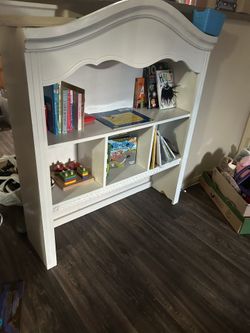 Bookshelve